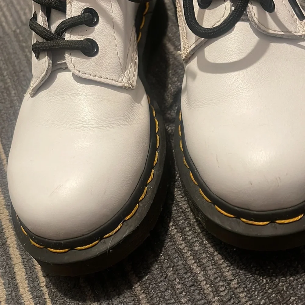 WHITE DR MARTENS BOOTS SIZE 6 - Picture 6 of 6